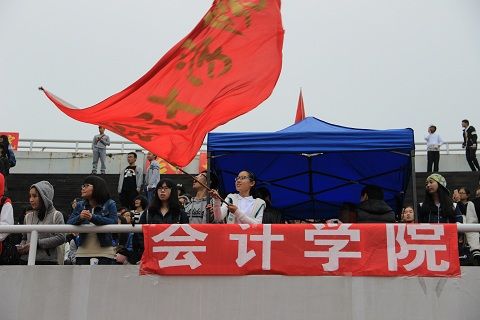 英国365官网代表队在校运动会中取得优异成绩