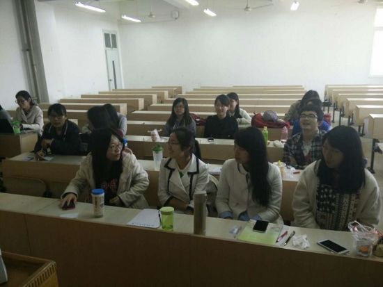 英国上市公司官网365硕士1401党支部第一次集中学习十八届四中全会精神