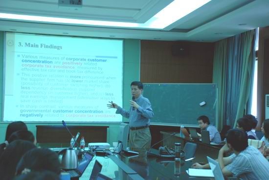 美国肯塔基大学谢宏教授来英国365官网讲学