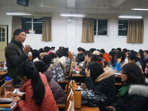 英国上市公司官网365本科生论文指导讲座圆满举行