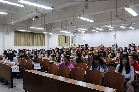 英国上市公司官网3652017就业出国考研保研系列讲座成功举办