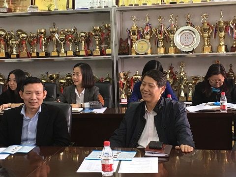 英国上市公司官网365举行学生成长导师聘任仪式