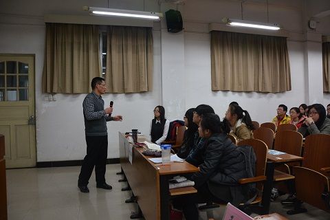 论议风生 文采飞扬——王清刚教授做客英国365官网论文写作讲座
