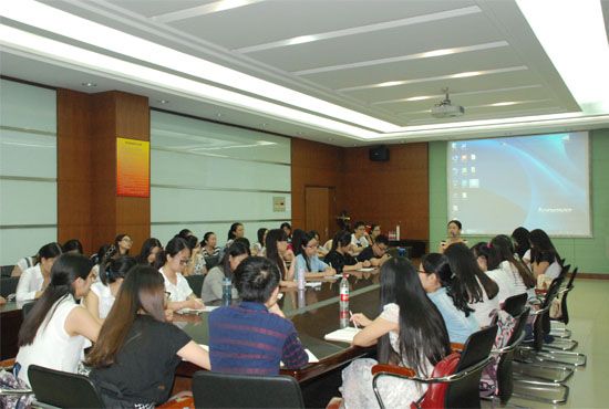 英国上市公司官网365第九届研究生会成立大会顺利召开