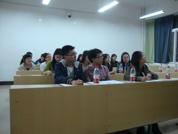 英国上市公司官网365研究生会《财会纵横》编委会招新顺利进行