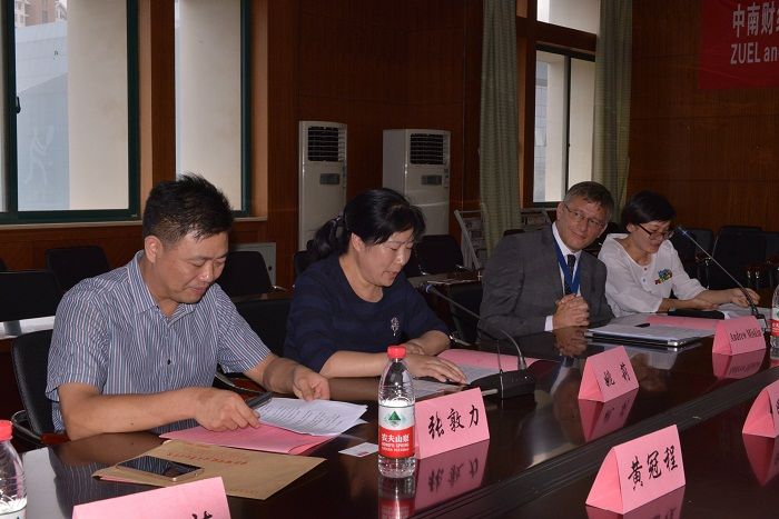英国上市公司官网365、皇家特许管理会计师公会MPAcc-CIMA方向班签约仪式暨管理会计人才培养高端论坛顺利举行